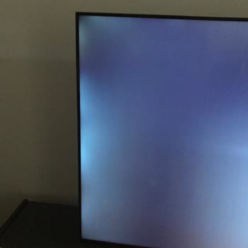 Beko Crystal 7 65 İnc LED TV Çokça Işık Sızması