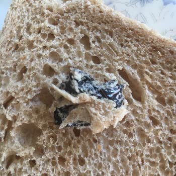 BİM Ekmecik Marka Ekmeğinin İçinden Plastik Poşet Çıkması