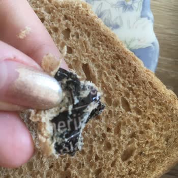 BİM Ekmecik Marka Ekmeğinin İçinden Plastik Poşet Çıkması