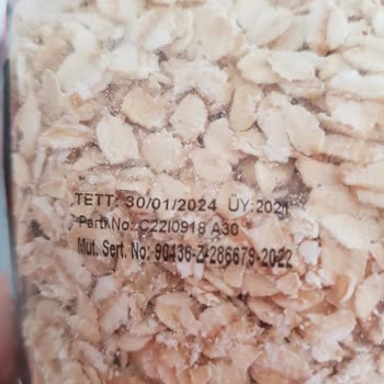 City Farm Yulaf Kepeği İçinden Küflü Cisim