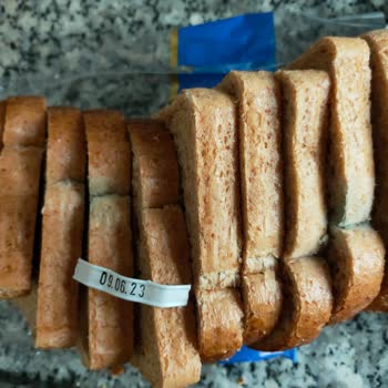 BİM Ekmecik Paketi Küf Dolu