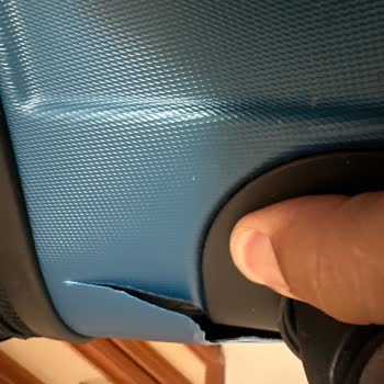 Lumberjack Valizin Tekerlek Ve Dış Malzeme Kalitesizliği