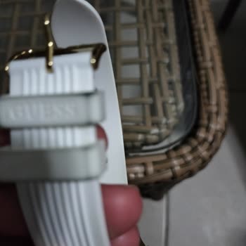 Guess Marka Beyaz Silikon Kordonlu Saat