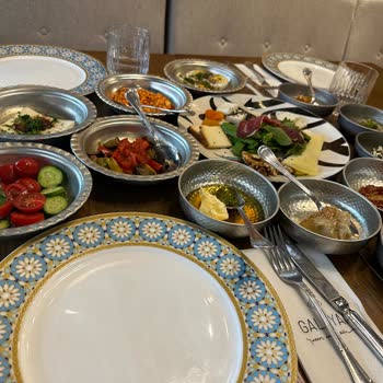 Galeyan Restaurant Eksik Hijyen ve İkinci Sınıf Muamele