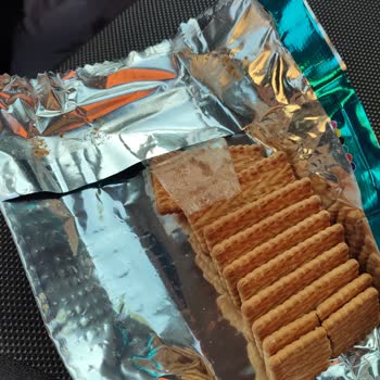 Ülker Haylayf Bisküvi İçinde Koli Bandı Çıktı