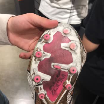 Nike Üretim Hatası - Kusurlu Krampon