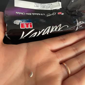 Eti Gıda Eti Karam'da Çikolatadan Taş Çıktı