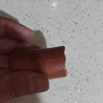 Feriha Evce Sucuğun İçinden Kıl Çıktı!