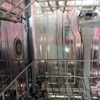 Beko Bulaşık Makinesi Duvarlarda Terleme Şu Damlacıkları.