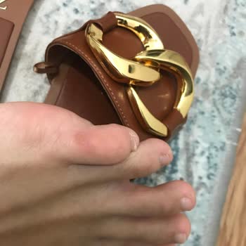 Zara Terlik Kalitesizliği Ve Ayağı Yara Etmedi