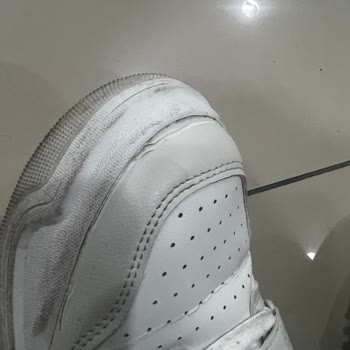 Bershka 1.000₺ Ye 10 Günlük Kullanılan Ayakkabı Mı Satıyorsun?