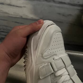 Bershka 1.000₺ Ye 10 Günlük Kullanılan Ayakkabı Mı Satıyorsun?