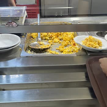 Kredi Ve Yurtlar Kurumu Burdur Kız KYK Kahvaltıları Çok Kötü