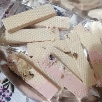 BİM Üründe Gofret Tanelerinin İçinde Plastik Parçaya Benzer Bir Şey Cıktı