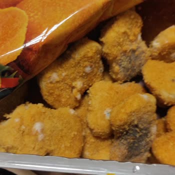 BİM'den Aldığım Erpiliç Marka Nugget Küflü Bozuk Çıktı