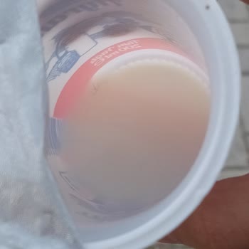 Dost Süt Dost Ayranın İçinden Kıl Çıktı