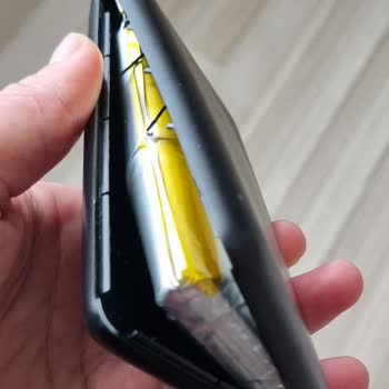 Crea Marka Powerbankın Şişip Patlaması