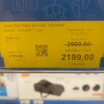 İVA Park AVM Ebebek Göstermelik İndirim Etiketi Basıyor