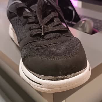 FLO Mağazacılık Sattığın Ürünün Arkasında Dur.