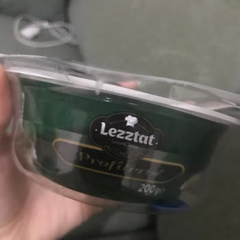 Şok Marketler Lezztat Marka Bozuk Profiterol Satılması