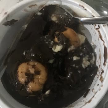 Şok Marketler Lezztat Marka Bozuk Profiterol Satılması