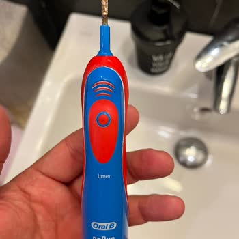Oral-B Braun Children's Brush Rusted Inside, Poses Health Risk