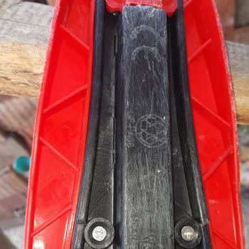 Triathlon Işıklı Scooter'ın Plastik Parçası Kırıldı