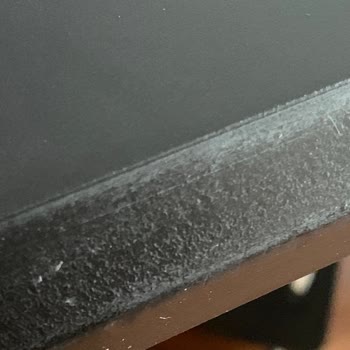 IKEA Upssel Oyuncu Masasında Soyulma Ve Renk Değişimi