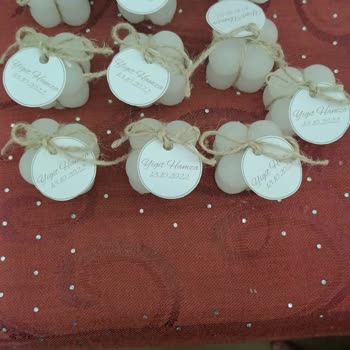 Loviyan Renkli Mum Siparişi Verdim, Beyaz Geldi Ve 75 TL Kargo Ücreti Ödemek Zorunda Kaldım