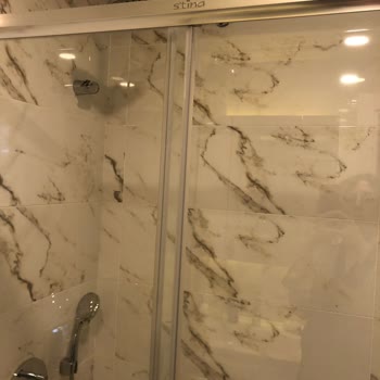 Stina Banyo Duşakabin Deformasyon Uğradı, Düşük Kalite