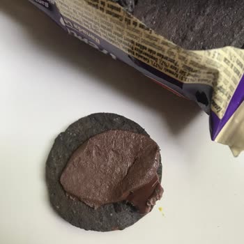 Torku Bisküvinin İçinden Plastik Çıkması