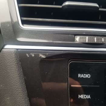 Glade Sport Aracımın Döşemesine Zarar Verdi