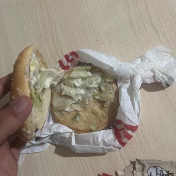 KFC Gaziantep Üniversite Şubesi İçi Boş Burger Gönderdi