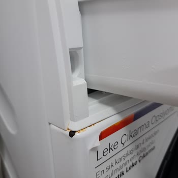 Bosch Çamaşır Makinesi Seri 4 Deterjan Kapak Altı Paslanma