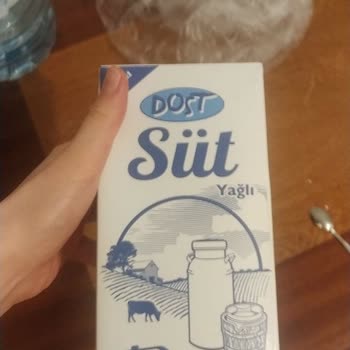 BİM Tam Yağlı Süt Bozuk Çıktı