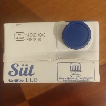 BİM Tam Yağlı Süt Bozuk Çıktı