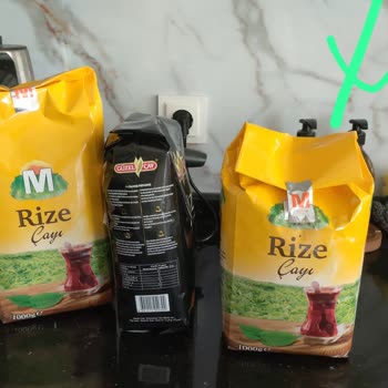 Migros Satın Aldığım Çaydan Demlemek İçin Bir Miktar Almış