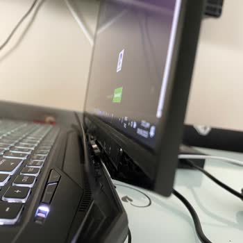 Monster Notebook Kasa / Menteşe Sorunu