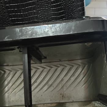 Yui Airfryer'de Boya Atması Paslanma