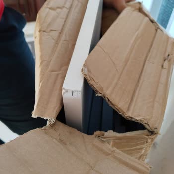 Sürat Kargo Kargom Çok Geç Geldi Ve Koli Yırtık Ürün Kırık Bir Şekilde Geldi.