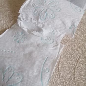 Mavi Beyaz Kağıt Ürünleri Eko Beyaz Marka Tuvalet Kağıdı Aşırı İnce Ve Kalitesiz