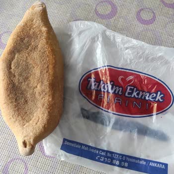 Demetevler Taksim Fırından Aldığımız Ekmek Hamuruna Böcek Yapışmış!