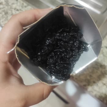 Juss Meyve Suyu İçinden Çıkan Simsiyah Küf