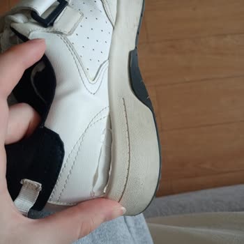 Bershka Ayakkabı Tabanı Ayrılması