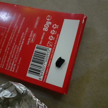 Harras Marka Çikolatanın İçinden Çıkan Değişik Plastik Parça