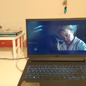 Dell Işık Sızması Ve Ekran Bağlantı Eşitsizliği