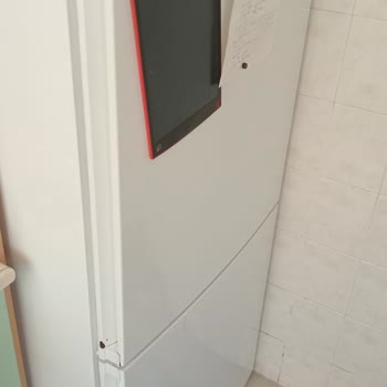 Bosch Marka Buzdolabı Paslandı.
