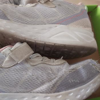 FLO Ayakkabısının Arkasında Durmuyor