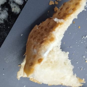 BİM Ekmeğin İçinden Kocaman Poşet Çıktı