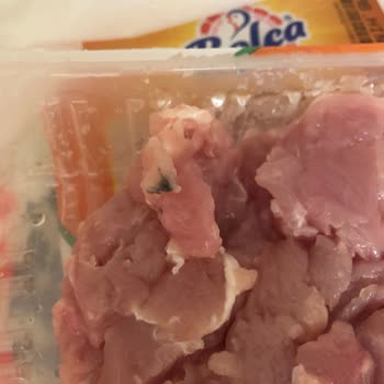 Bolca Hindi Göğüs Üzerinde Siyahlık